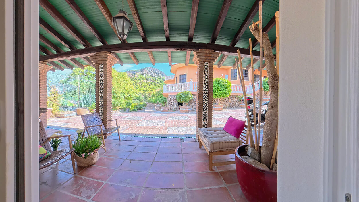 Standard Double Room - Outside Casitas